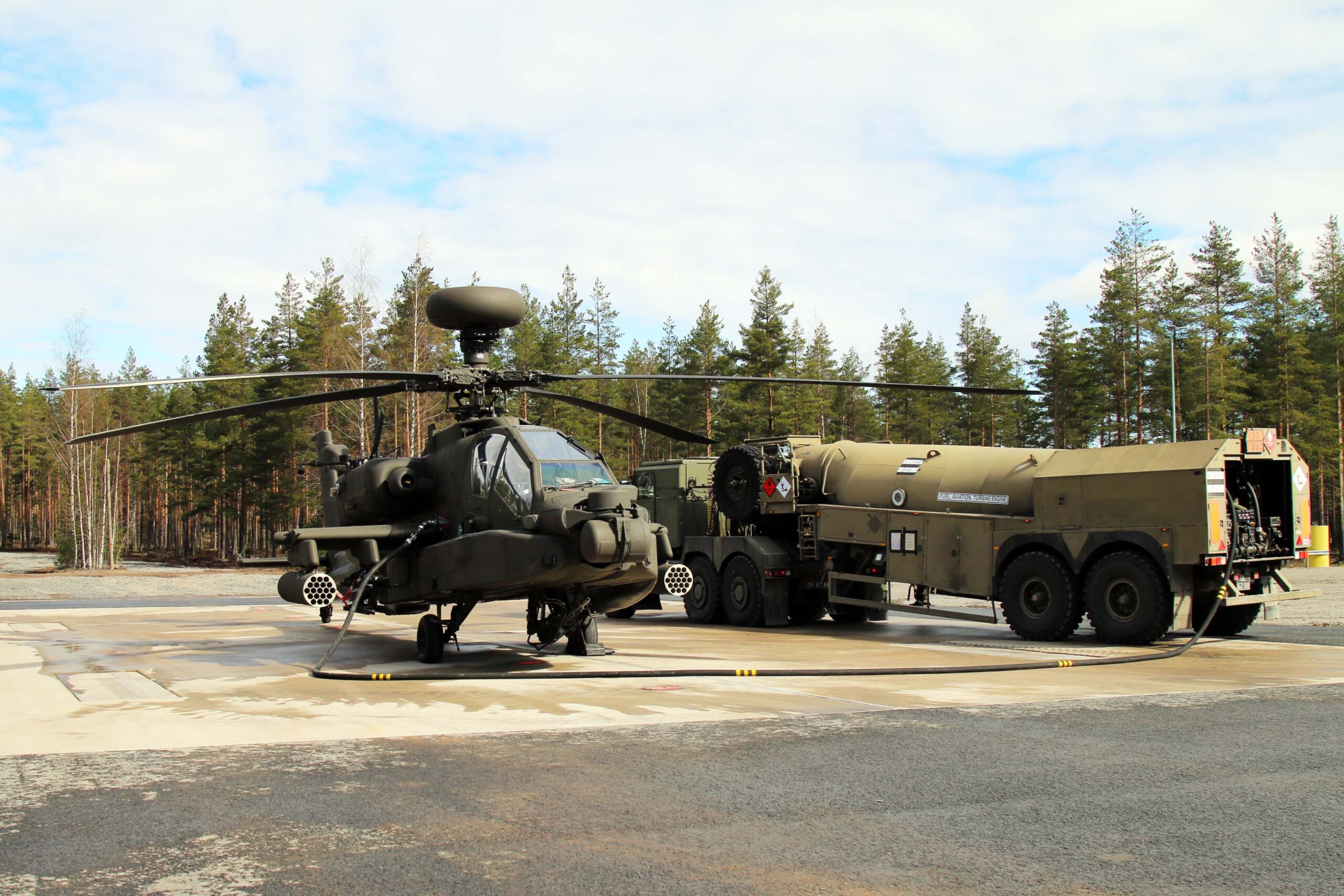 Iso britannian apache helikopterit osallistuvat karelian sword